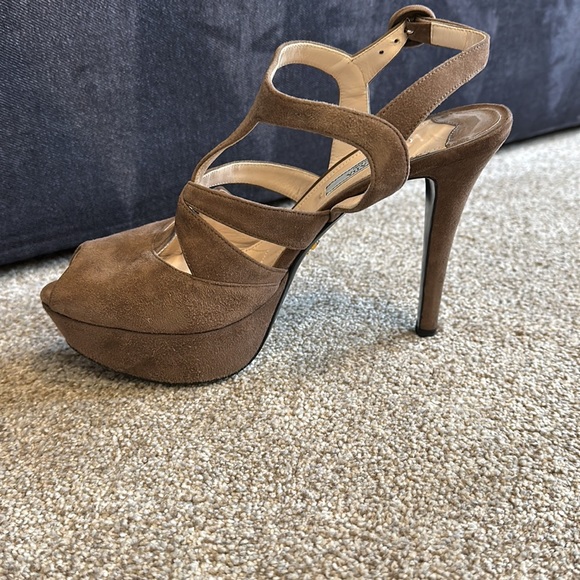 Prada beige suede platform sandals - Picture 5 of 11